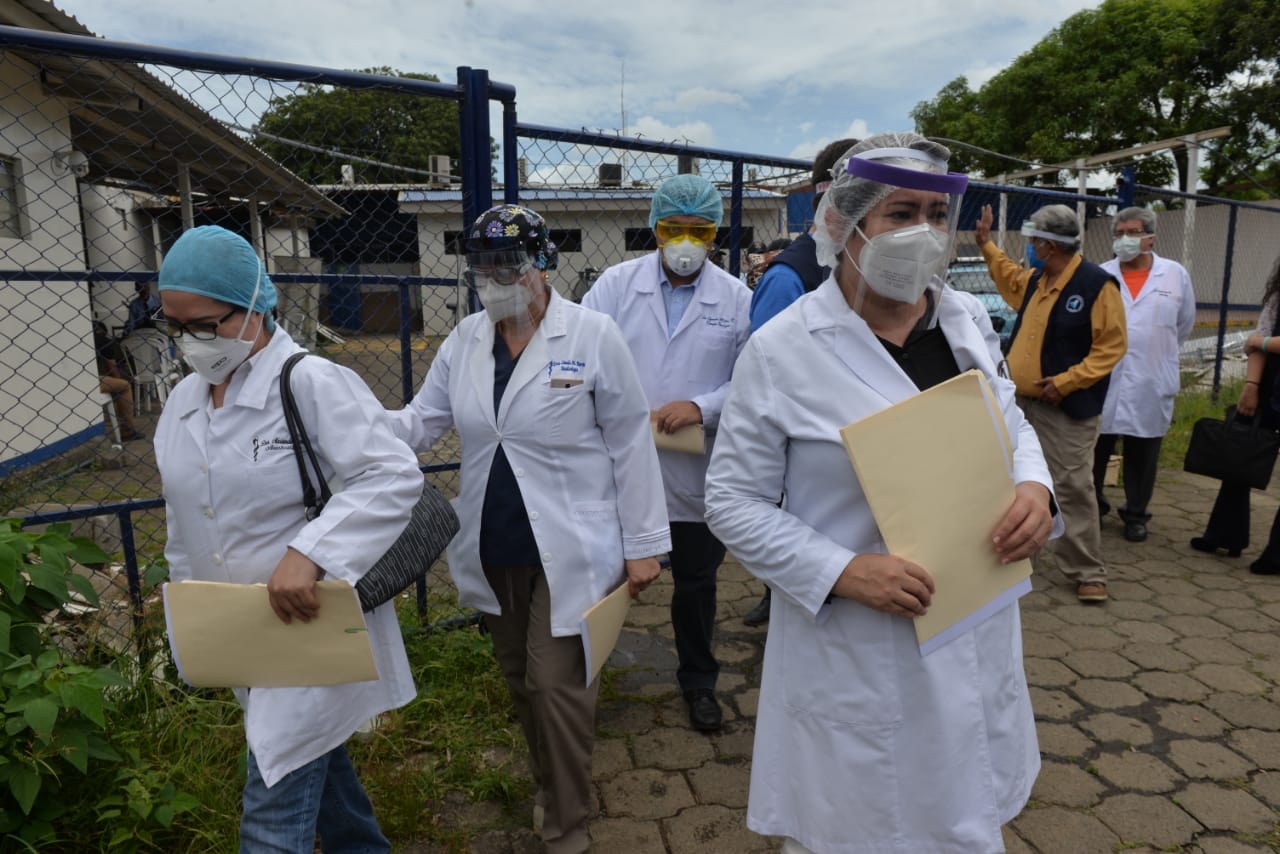 médicos despedidos