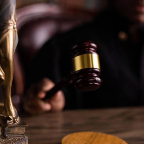 Abogados de Lesiones de Médula Espinal y Hernias Discales en Compton