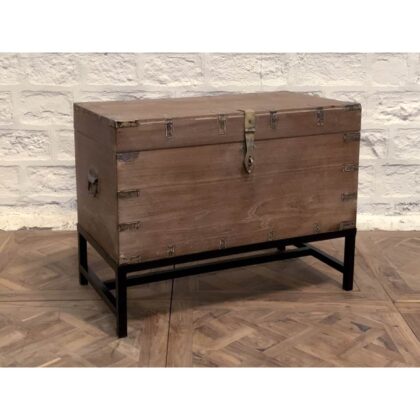 AP3490-Trunk on Stand