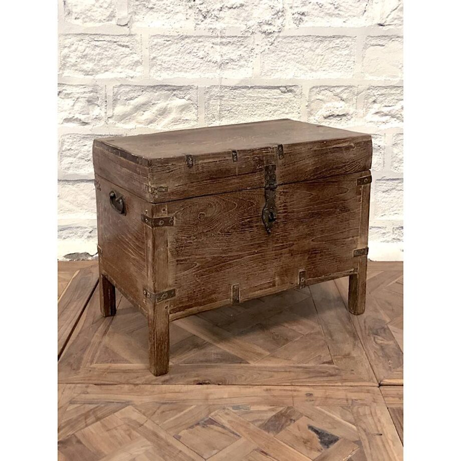 AP3584 - Teak Trunk