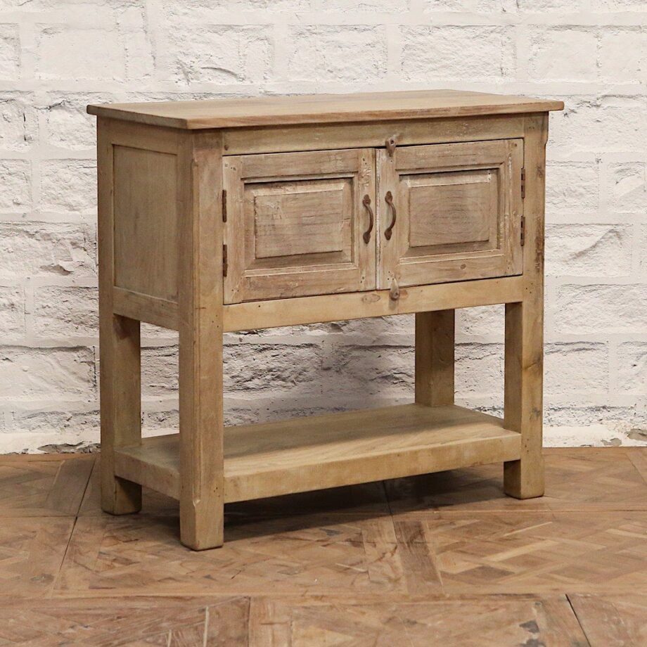 AP3724 - Two Door Console