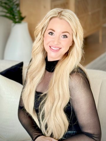 Amanda Meza - Real Estate Agent