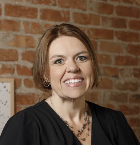  Amy Taylor - Real Estate Agent