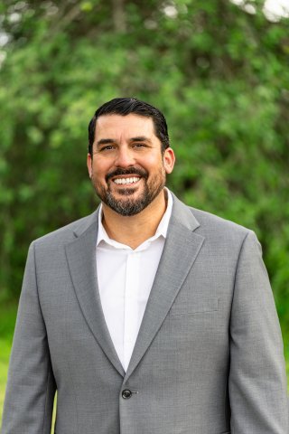 Alan Ochoa - Real Estate Agent