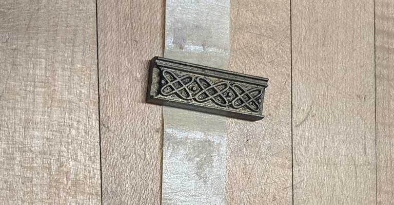 Small geometric band die picture number 1