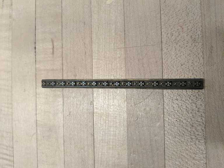 Cross band die picture number 1