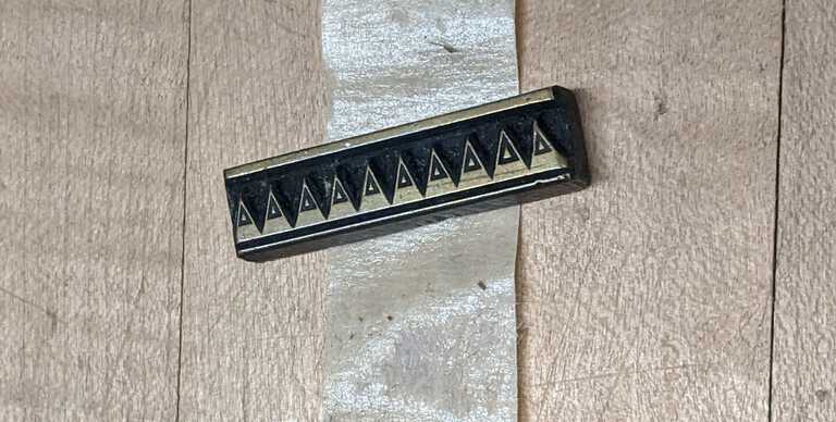 Small geometric band die picture number 1