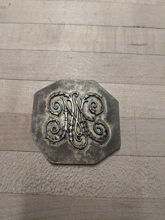 Floriated monogram die picture number 1