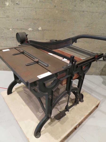 Hickok Board Shear picture number 1