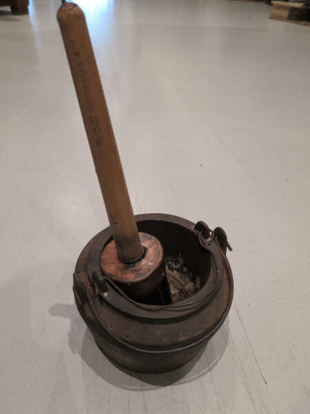 Glue Pot and Brush picture number 1