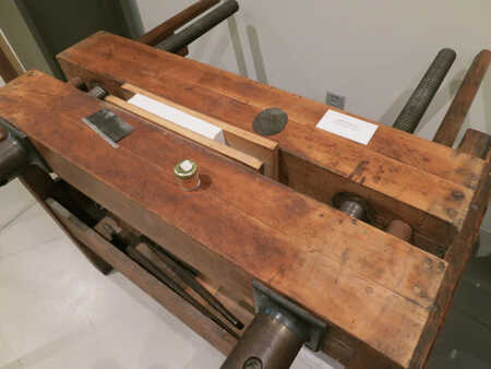 Gilding Press picture number 1