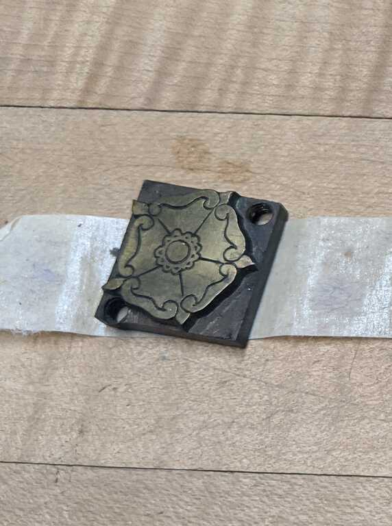 Floral medallion die picture number 1