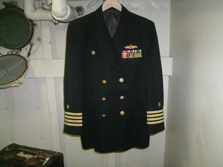 USN Dress Blue Jacket with Captains Stripes (4 stripes on sleeves) picture number 1