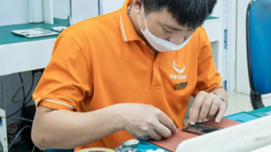 Quang Vũ - Kỹ thuật viên thay pin iPhone chính hãng FASTCARE