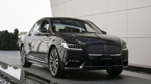 Luxury Rides to the Hamptons: Car, Limo & Bus Services by Famous Drive