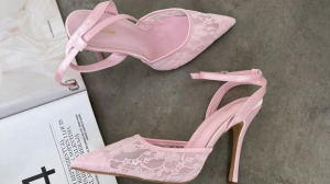 Step Into Confidence With Chic Steps: Where Elegance Meets Comfort
