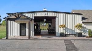 A Scenic Wedding Venue Near Kansas City for Rustic & Outdoor Celebrations