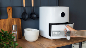 What size air fryer is best for a family of four in the US?