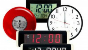 Synchronized wireless clocks