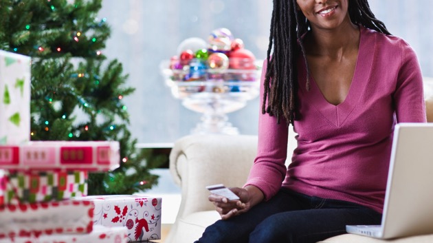 getty 112315 christmasshoppingonline