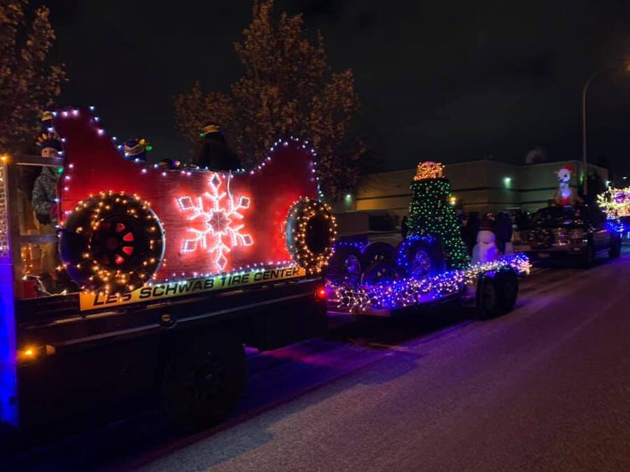 xmas parade 2 resized