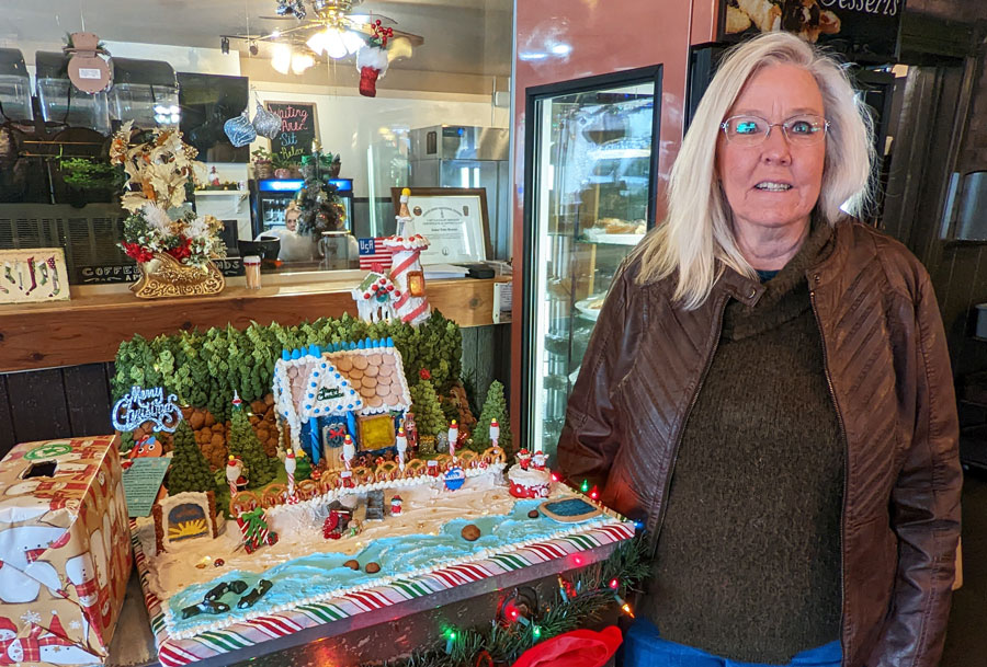 Geri Hansen gingerbreads