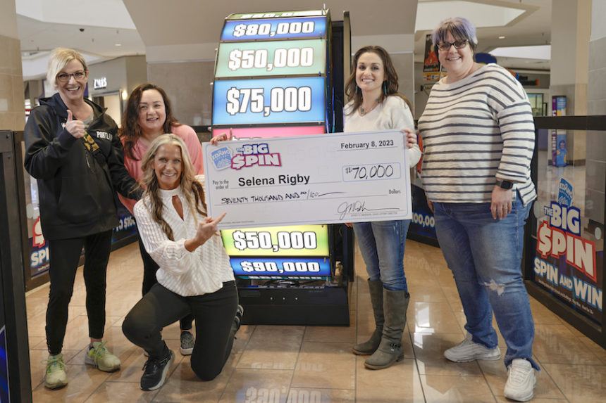 Selena wFriends wCheck