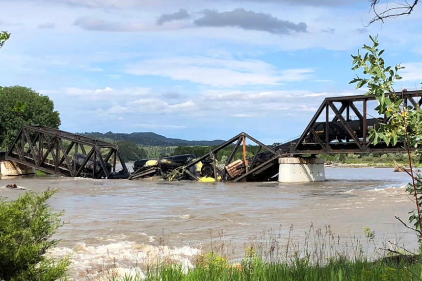 Train Derailment Montana01