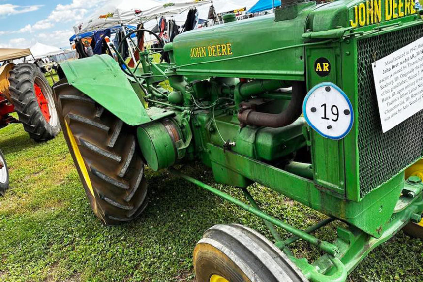 Tractor Main