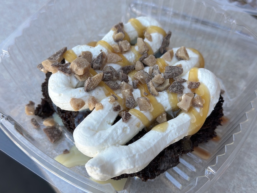 Feeding Frenzy: Creamy Creations scores again with ‘It’s Better at the Fair Cake’