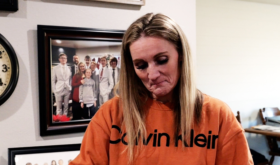 A Secret Santa has a surprise for a mother of 7 whose husband unexpectedly died in his sleep last month