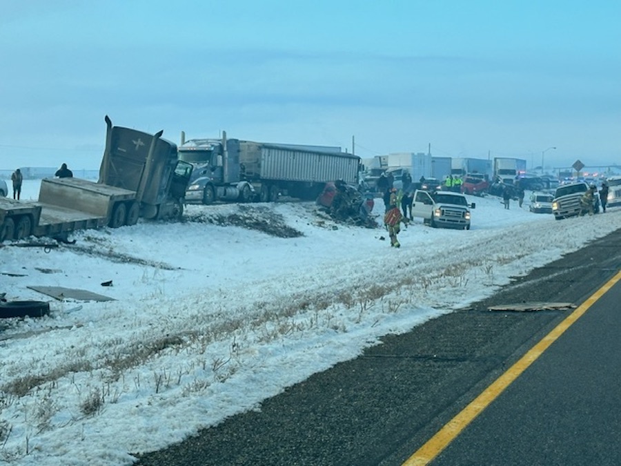 Multiple vehicles, semis involved in crash on I-86 near Pocatello airport