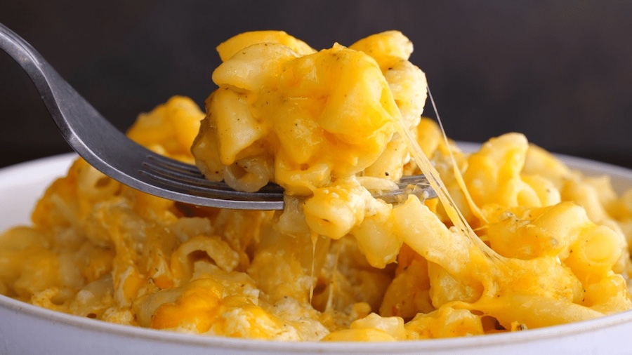 Easy oven-baked mac and cheese the whole family will love