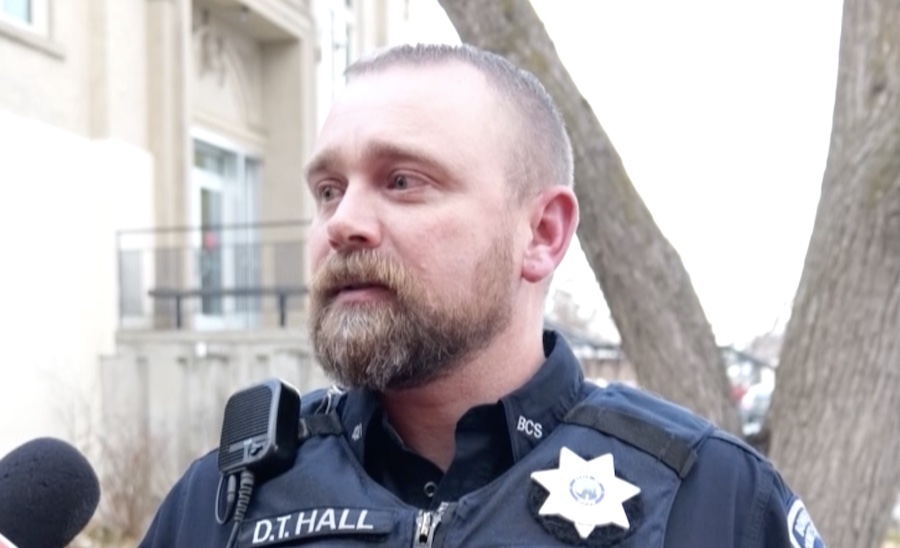 A deputy who went above and beyond when he found $5 is honored for Feel Good Friday