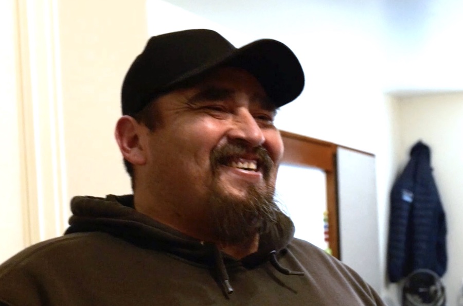 A single dad in need of beds is at work when he receives an unexpected surprise from a Secret Santa