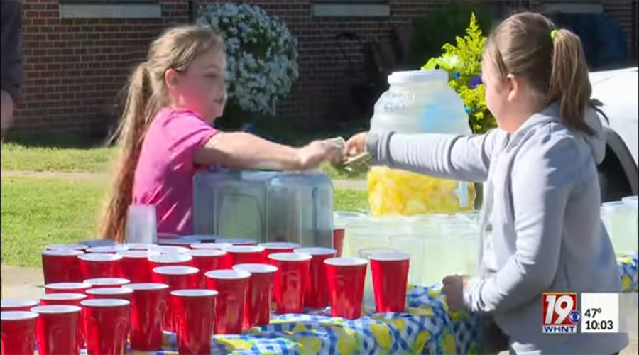 You have to see this! 7-year-old girl honors deceased mother by selling lemonade to pay for headstone