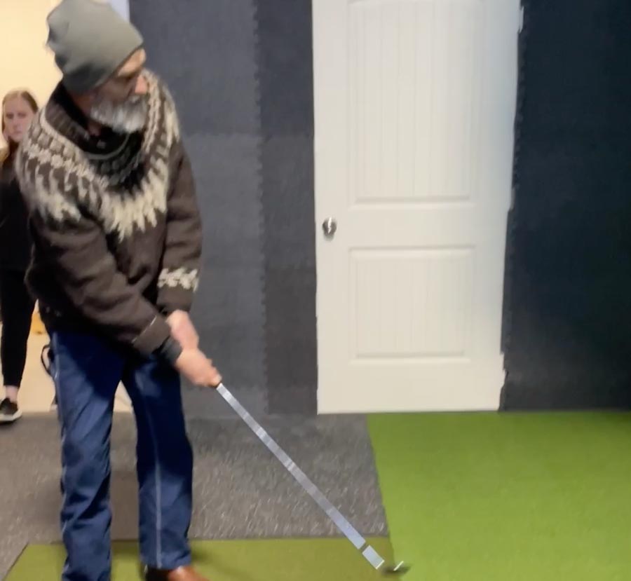 Local seniors try out golf simulator in Rexburg