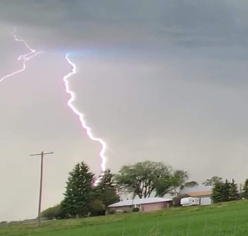Thunderstorm - lightning | Courtesy V.J. Howell