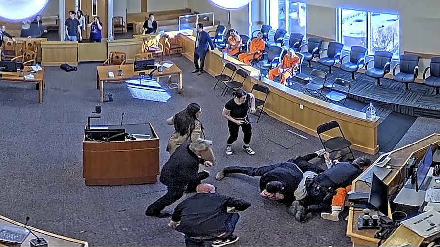 WATCH: Courtroom devolves into brawl as 3 people rush defendant in homicide case