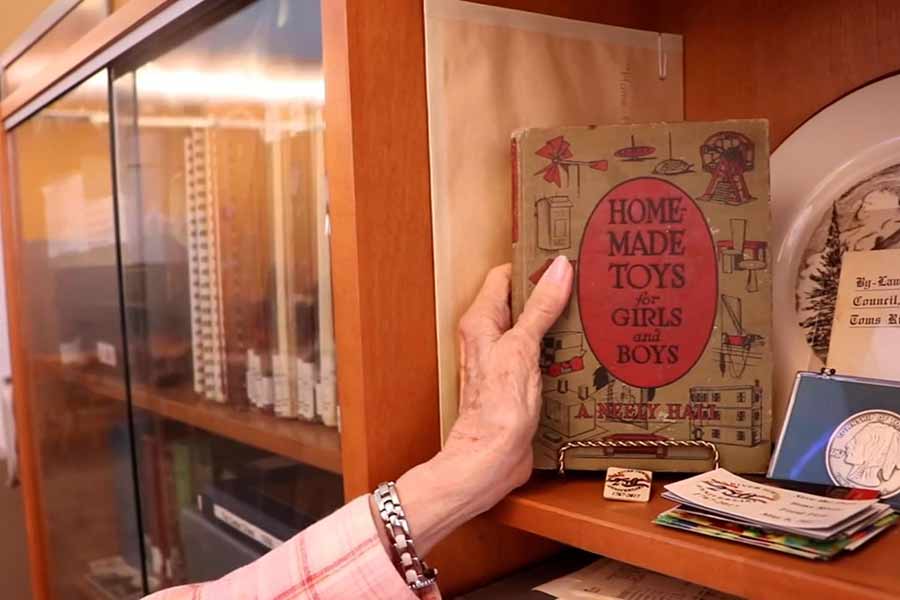 New Jersey woman returns her grandfather’s library book 99 years overdue