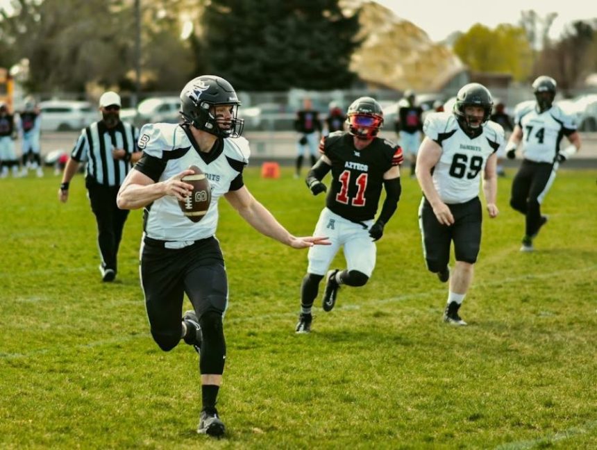 Blackfoot Bandits quarterback Brennon Mossholder looks for running room. | Courtesy Michael Sparks