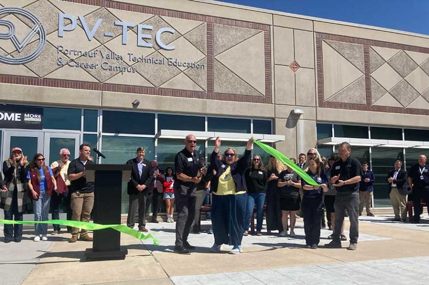 PV-TEC ribbon cutting
