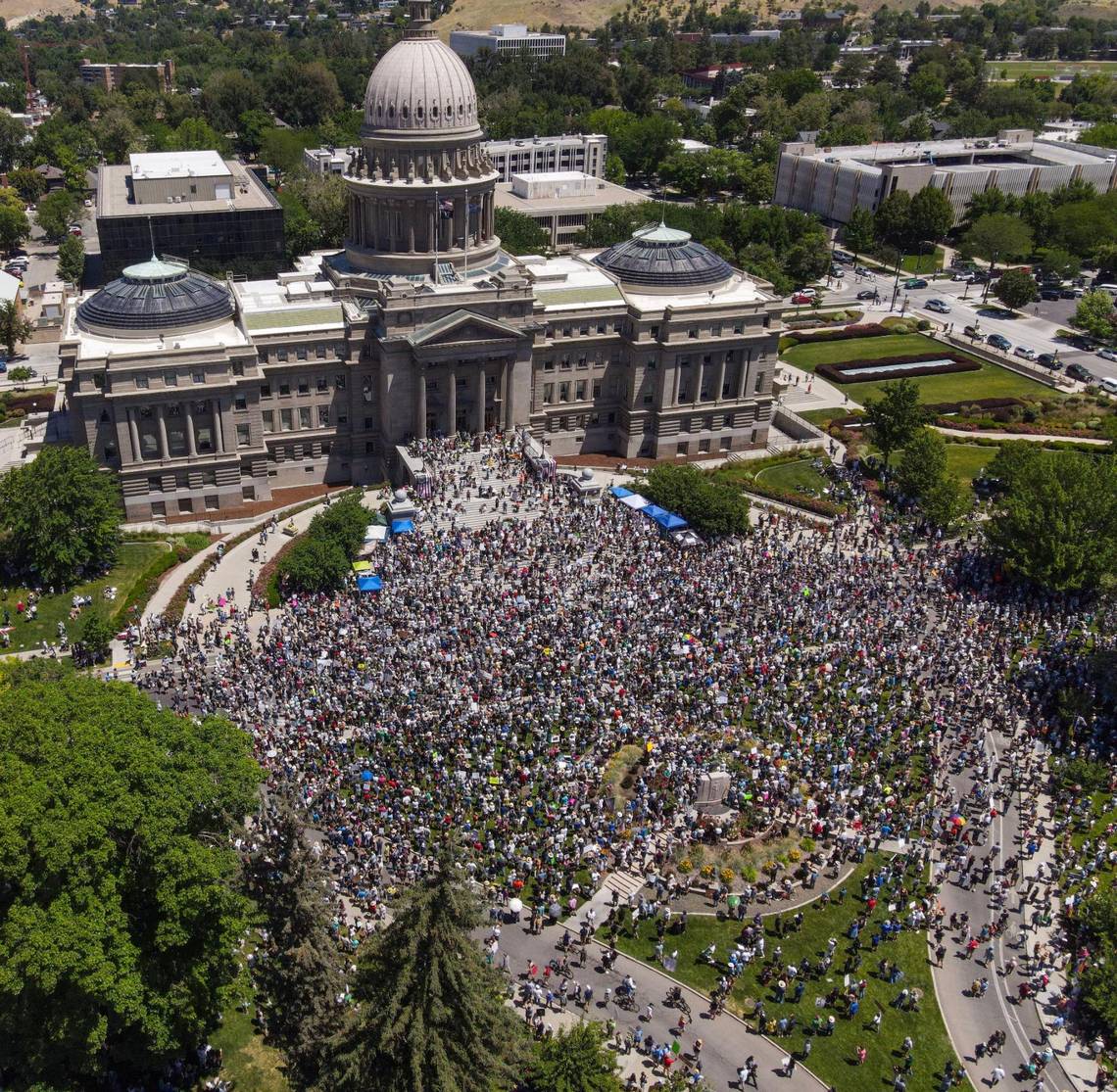 Thousands gather in front of the Idaho State Capitol Building for a No Kings protest in downtown Boise, Saturday, June 14, 2025. Darin Oswald doswald@idahostatesman.com