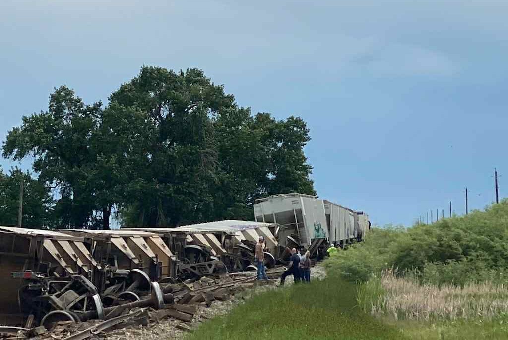 Ashton train derailment1