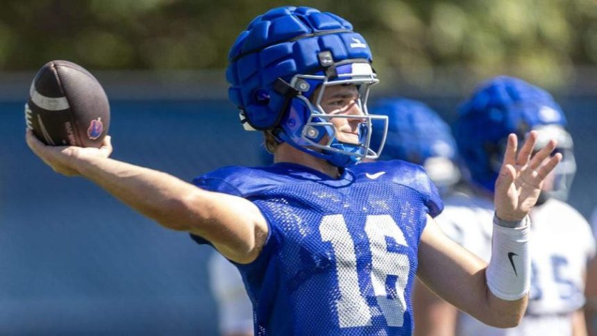Boise State's scrimmage was a chance for backup quarterbacks to perform for the No. 2 spot. | Idaho Statesman.