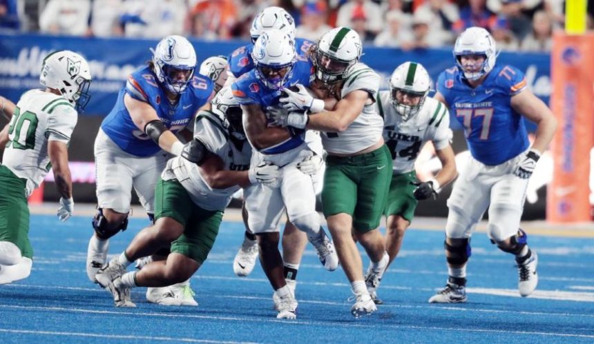 Boise State running back Sire Gaines runs through the Portland State defense. Boise State defeated Portland State 56-14 at Albertsons Stadium. Kyle Green Special to The Idaho Statesman