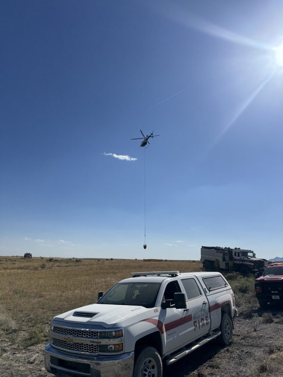 A helicopter assisting with the Lava Trail fire operations | IFFD