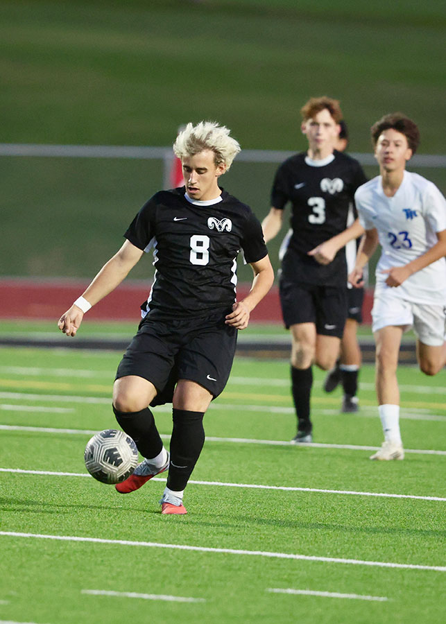 Highland soccer Leo Fernandez