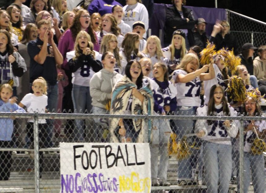 North Fremont fans celebrate homecoming and a Huskies victory. | Allan Steele, EastIdahoSports.