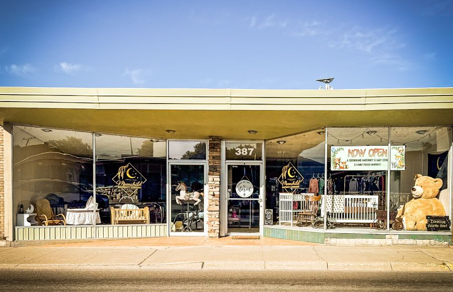 Maternity storefront